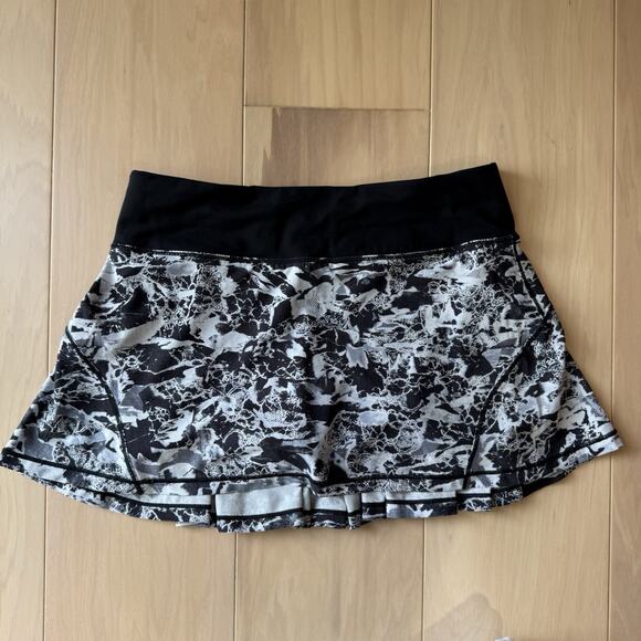 Lululemon Circuit Breaker Skirt 4 White Black Sportswear Athleisure Tennis - Picture 3 of 7